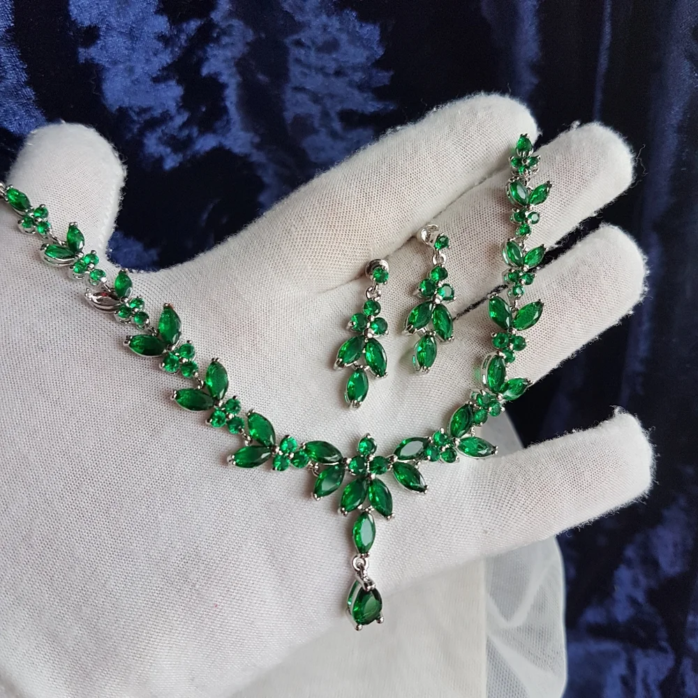Swarovski Elements Emerald Green Marquis Teardrop Leaf Necklace & Earrings SET